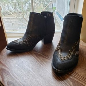 Lucky Brand black leather studded ankle boots 7.5